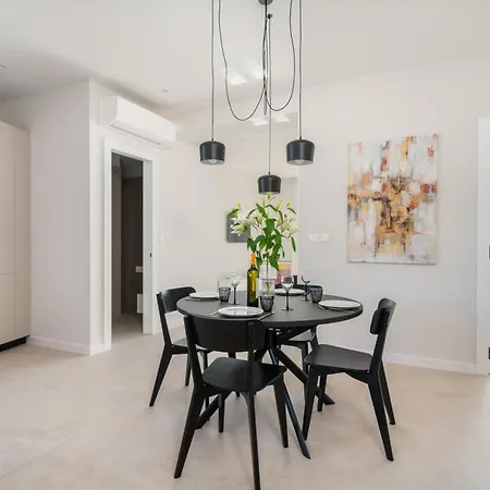 Sono Old Town View & Elevator