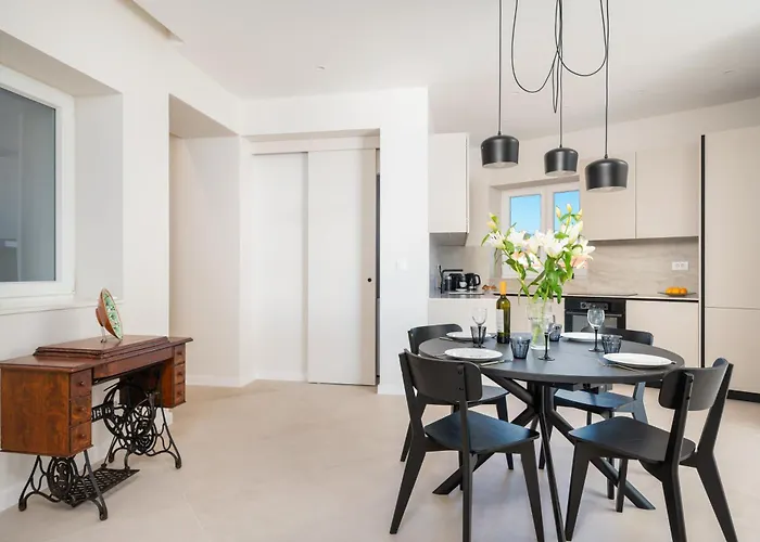 Sono Old Town View & Elevator Apartman